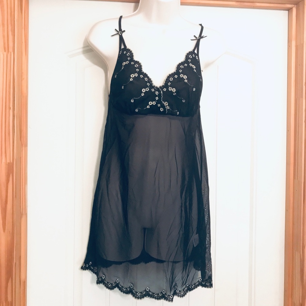 3️⃣ Sexy black Nightie New M